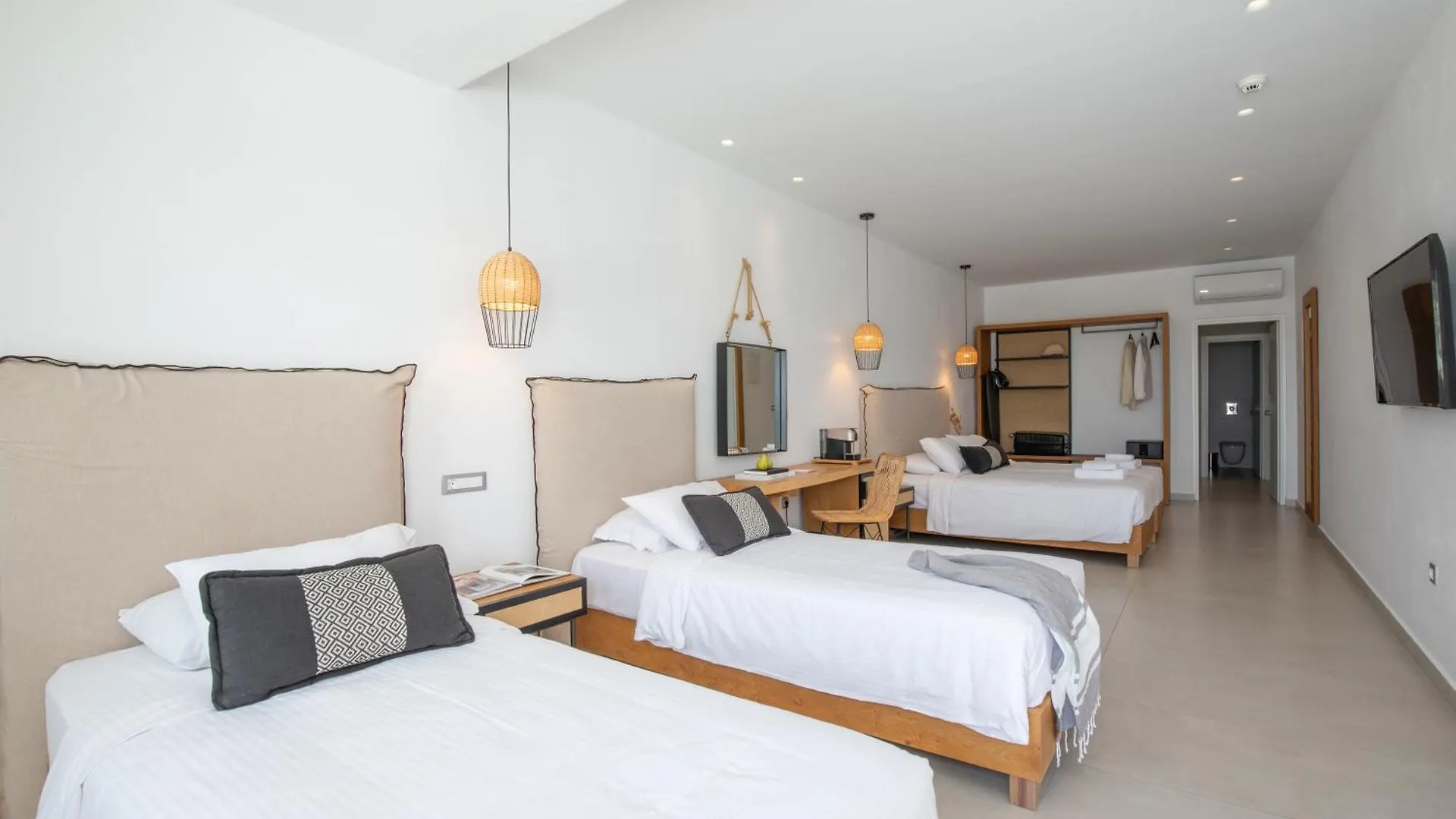 ****  The George Hotel Mykonos Platys Gialos  Greece